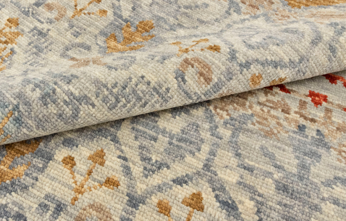 Modern Tribal Repeat Old Design | Best Carpet LIving Room | Traditional Carpets Online